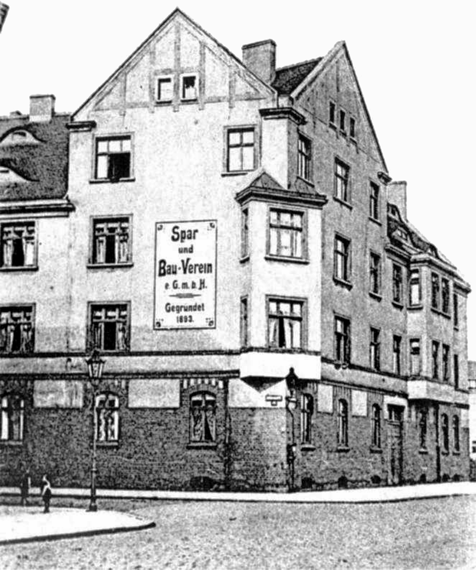 Abb. 1: Schriftzug des Spar- und Bauvereins auf dem Eckhaus an der Helmholtz- und Kutzstraße